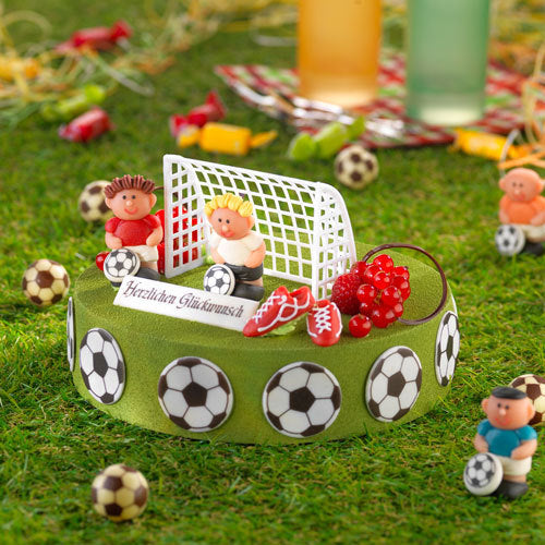 Fußball-Schuhe aus Marzipan